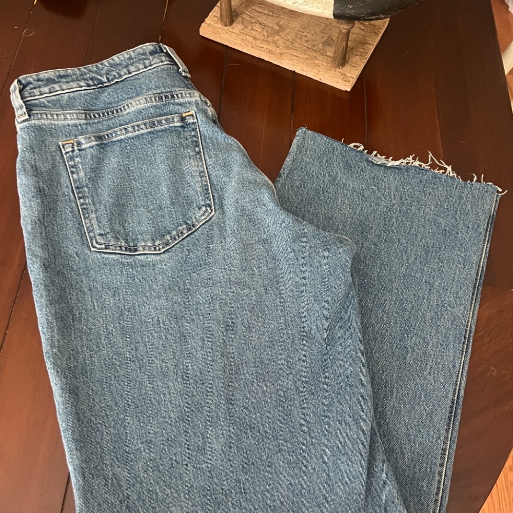 Curve Love High Rise 90s Relaxed Frayed Hem Jean 30 Regular/Sz. 10 - Picture 6 of 6